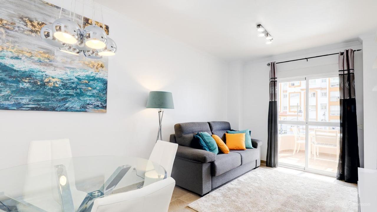 Cozy Apartment Overlooking Estepona'S Marina! Exterior photo