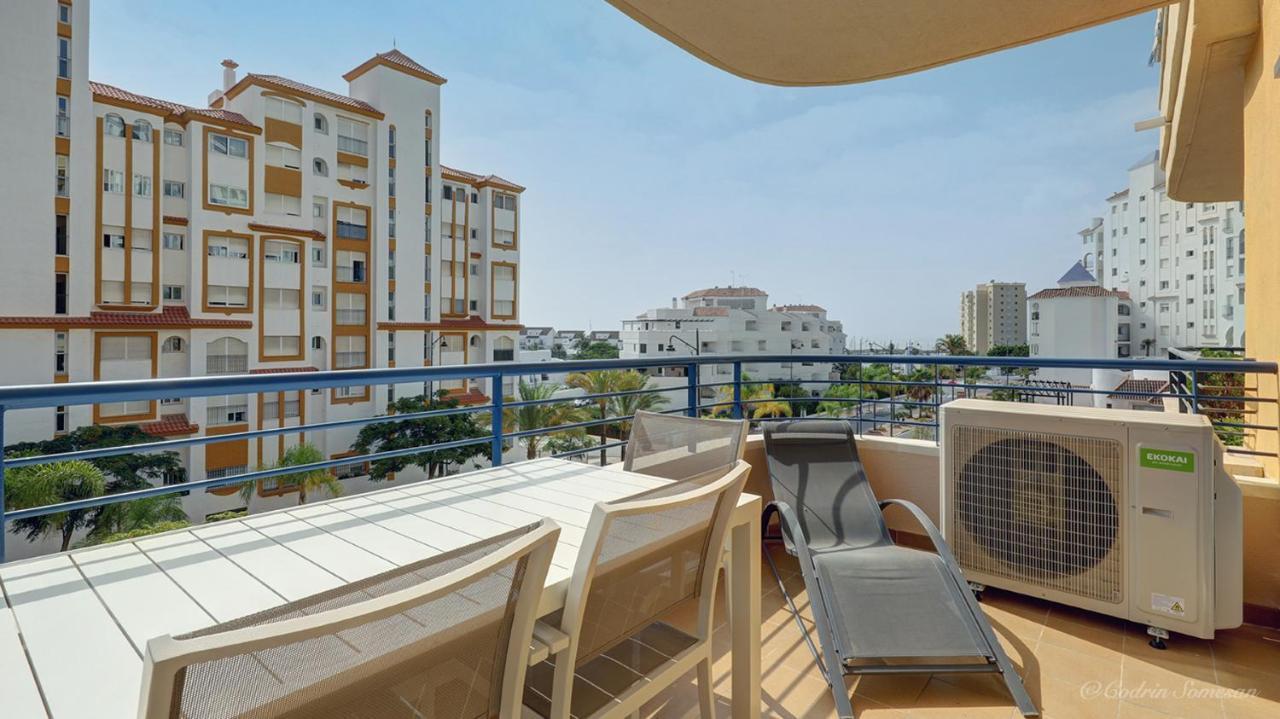 Cozy Apartment Overlooking Estepona'S Marina! Exterior photo