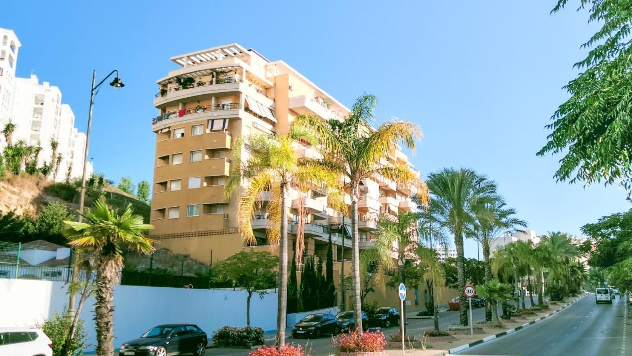 Cozy Apartment Overlooking Estepona'S Marina! Exterior photo